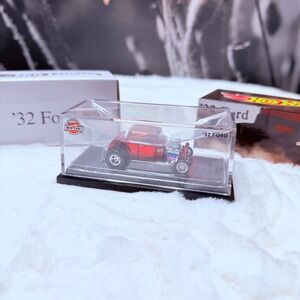 Hot Wheels Redline 1932 Ford Deuce Coupe Diecast Car Display Case